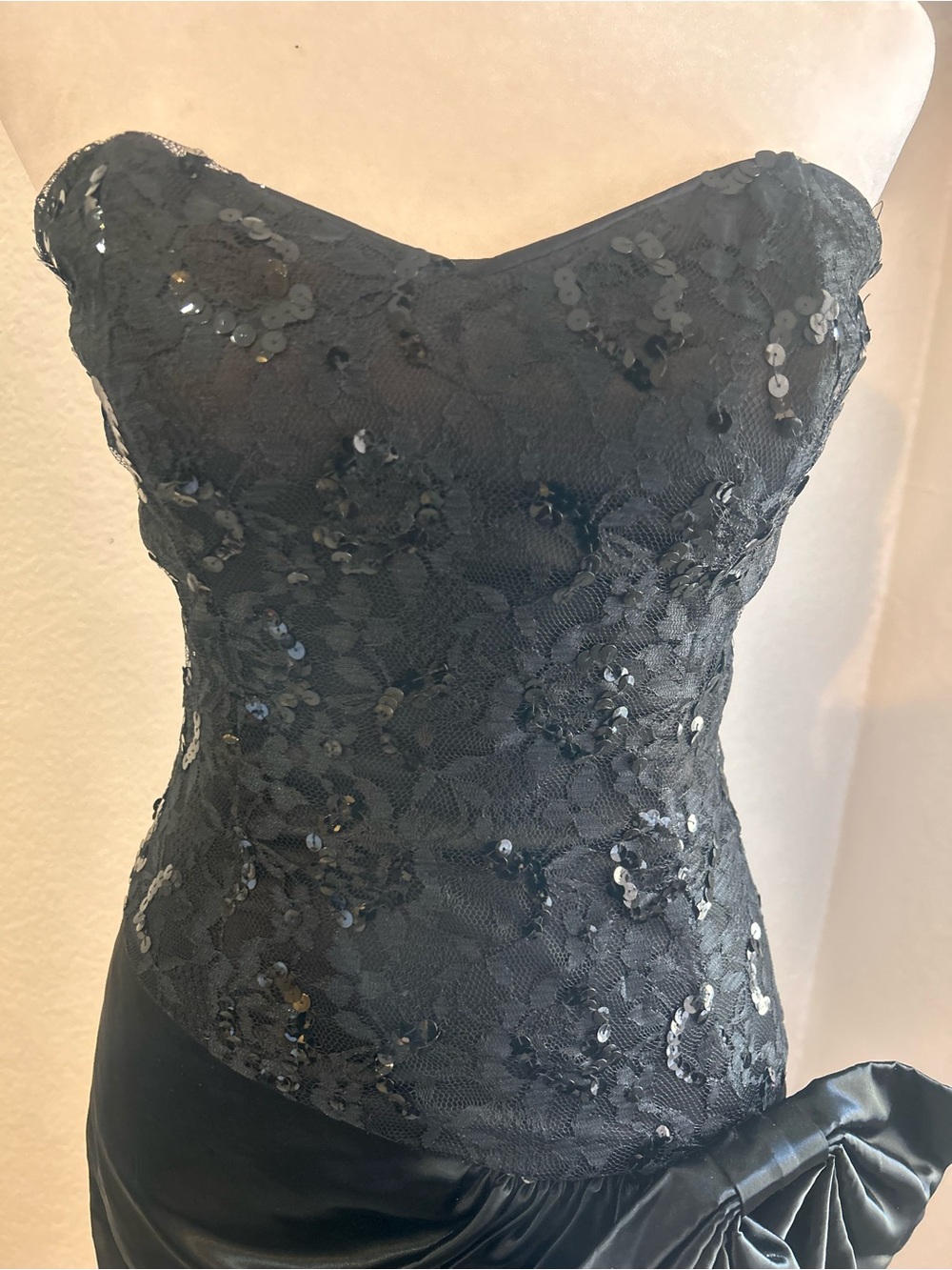 Vintage Gunne Sax Black Strapless Lace & Sequin Cocktail Dress - Picture 4 of 5